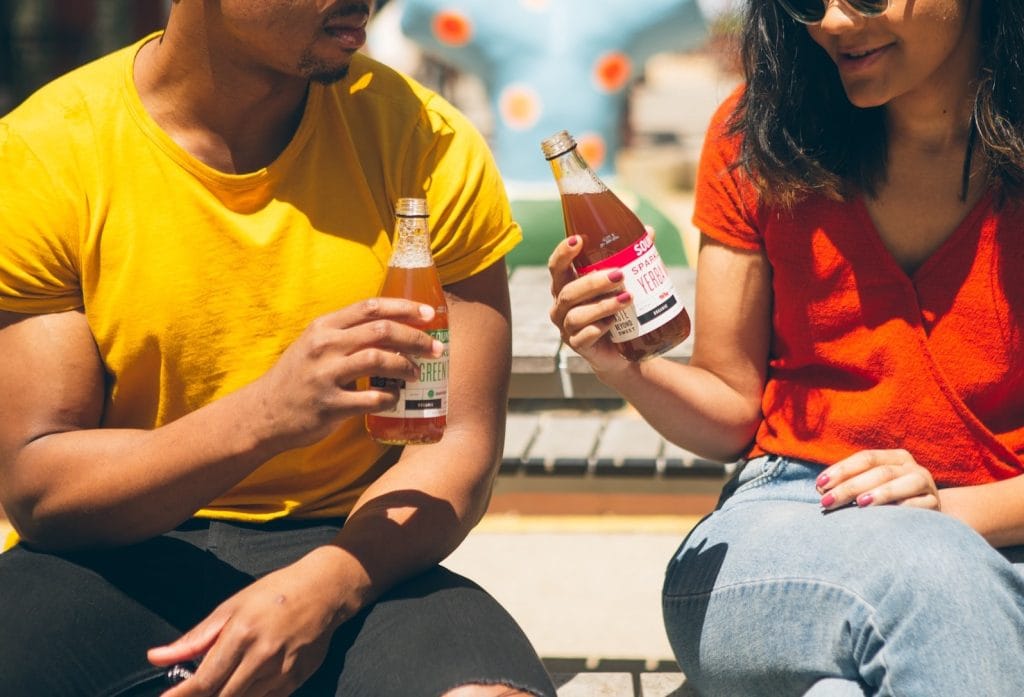 Boire jus en bouteille